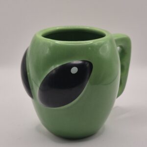 Taza alien